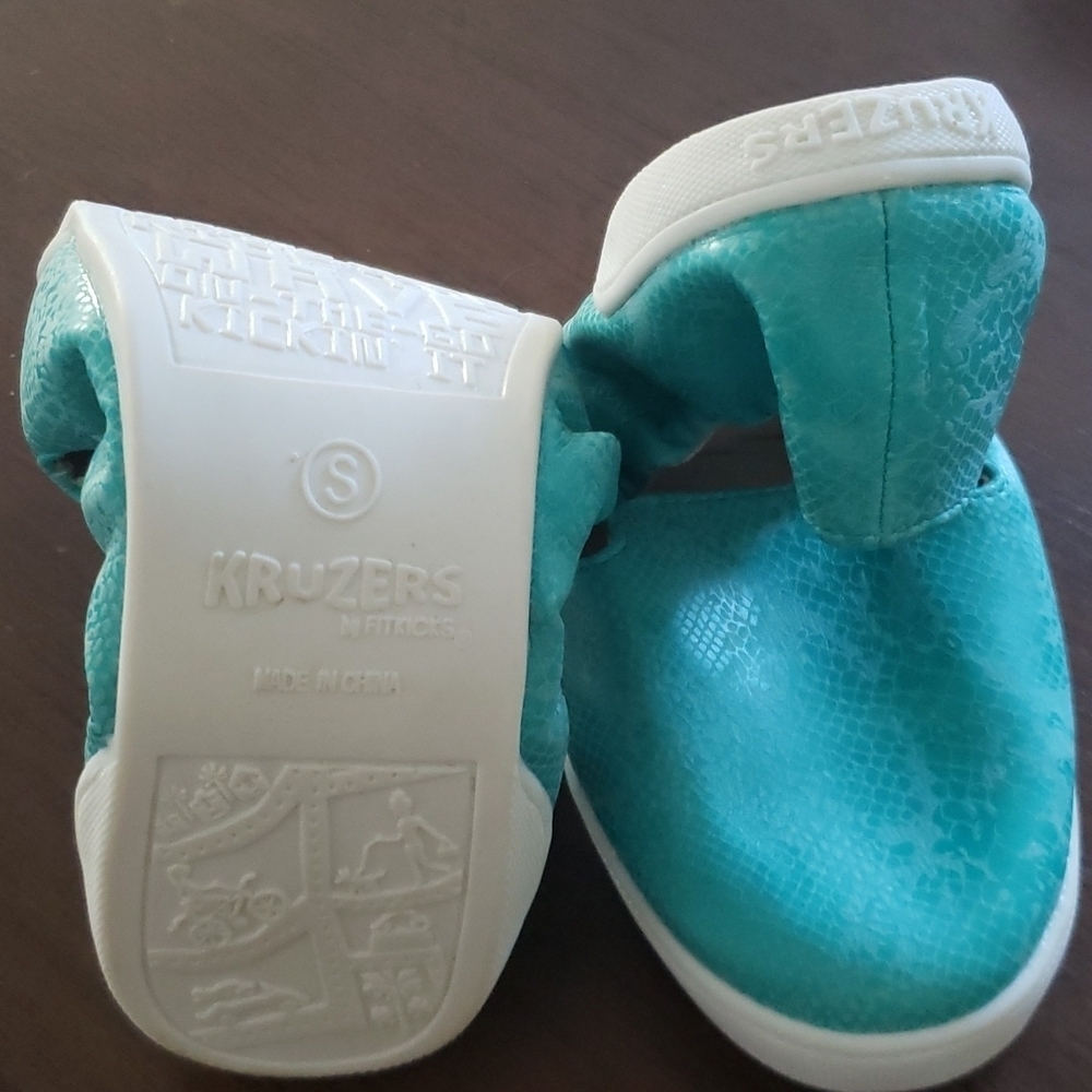 Fitkicks Kruzers 5.5-6 shoe NWOT